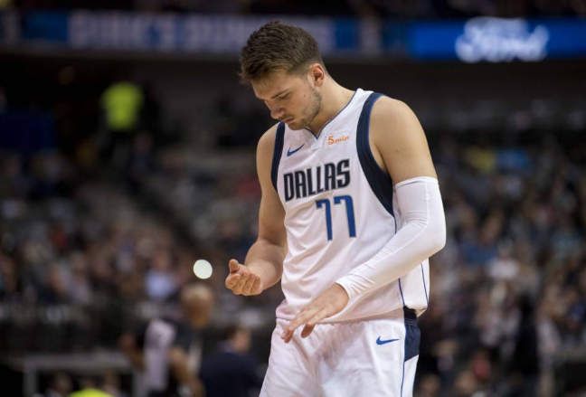  东契奇50+三双独战西部群雄  