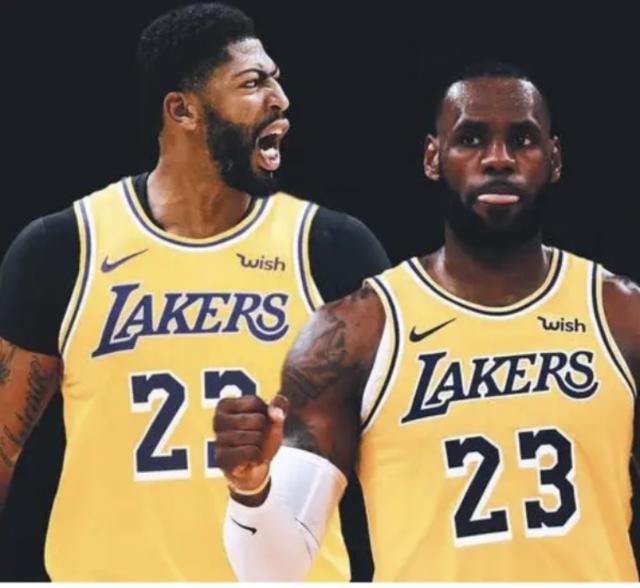  浓眉哥攻防一体湖人内线压制活塞获大捷